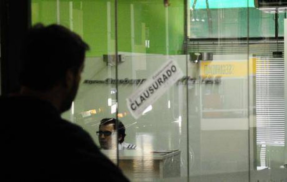 La Muni sali� a repartir fajas para todos lados
