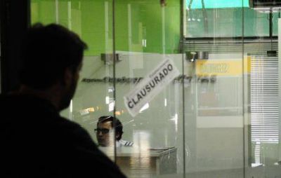 La Muni sali� a repartir fajas para todos lados