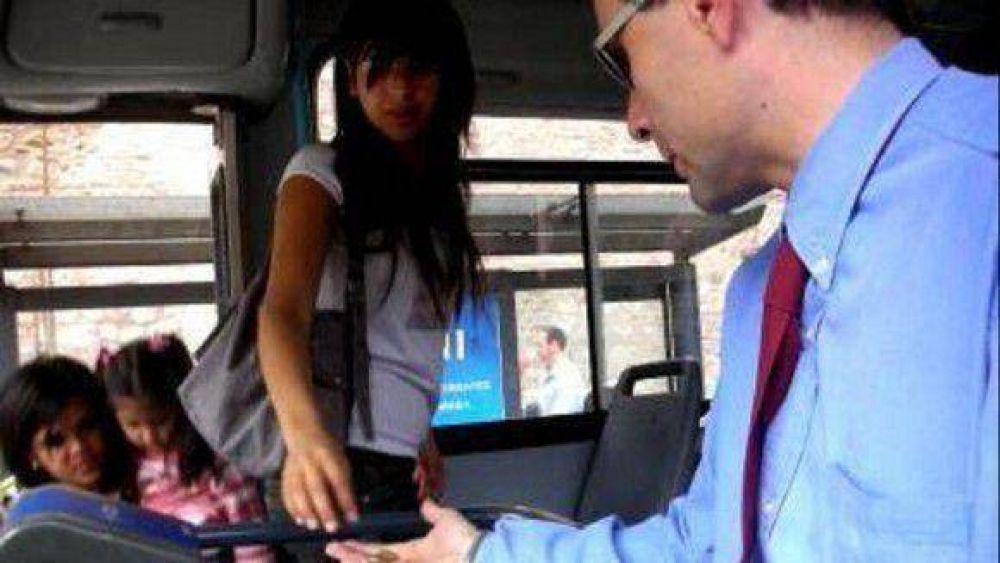 FODECUS reclama que se extienda el plazo de convivencia del cospel - tarjeta