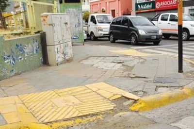 Comodoro no cuenta con espacios apropiados para la circulaci�n de discapacitados