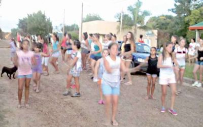 Las dos comparsas preparan los desfiles del carnaval