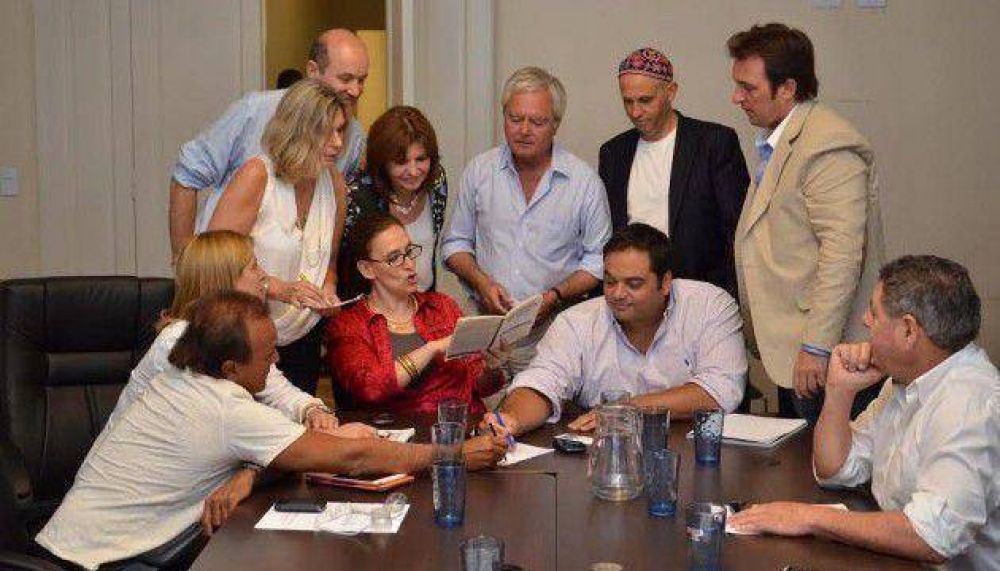 Parlamentarios del Pro pidieron la renuncia de De Vido