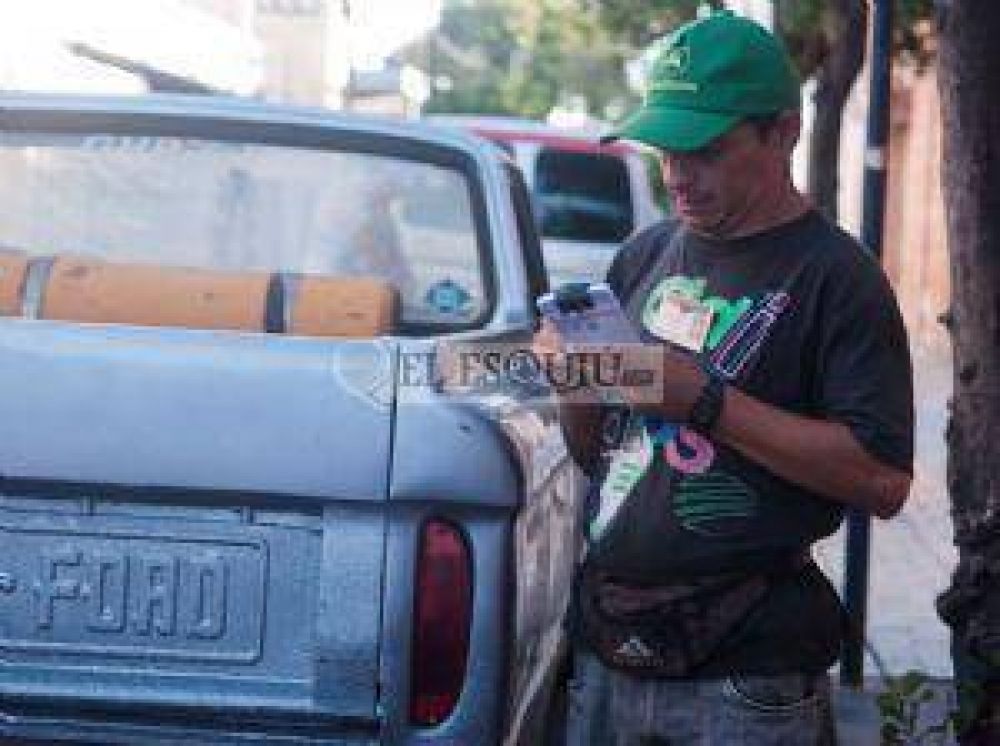 Frentistas se resisten a pagar el estacionamiento