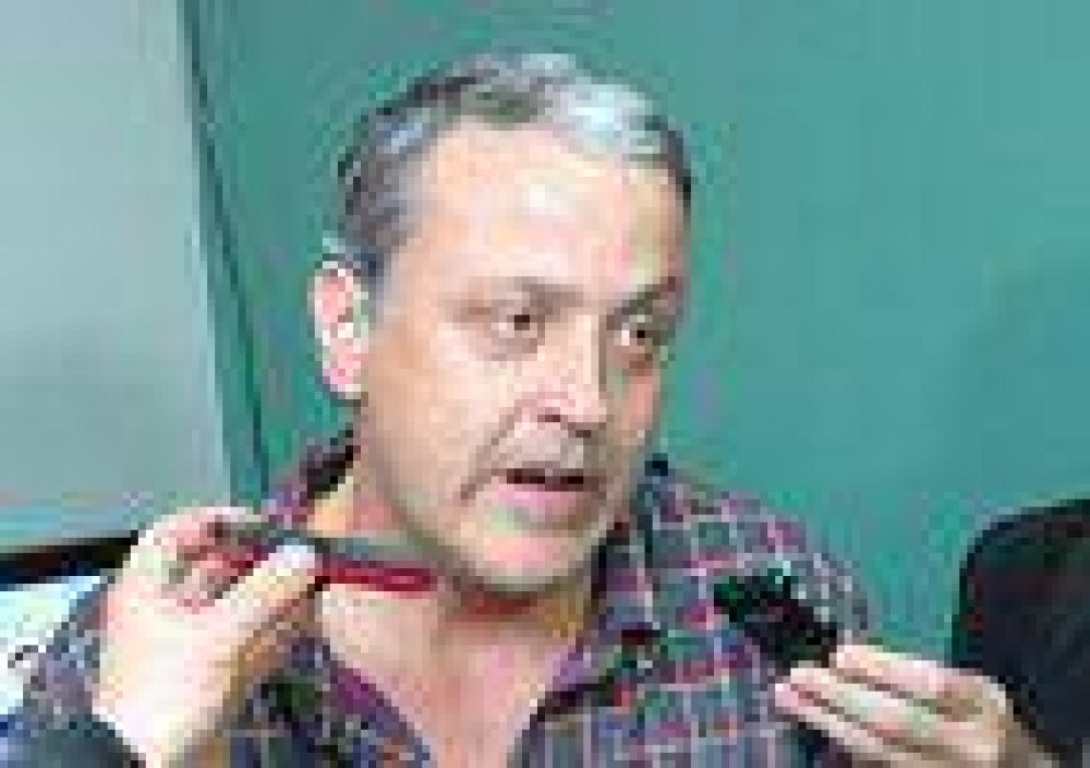 �La autov�a es m�s importante que cualquier sector o partido pol�tico�
