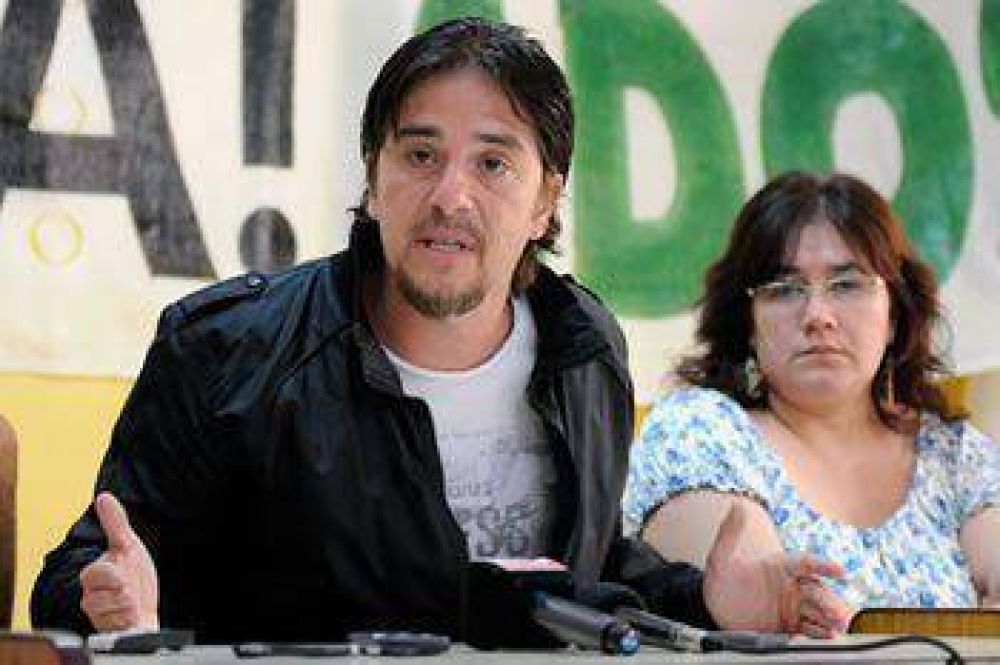 ADOSAC ADVIERTE QUE �LA POLIC�A HA REPRIMIDO A TRABAJADORES�