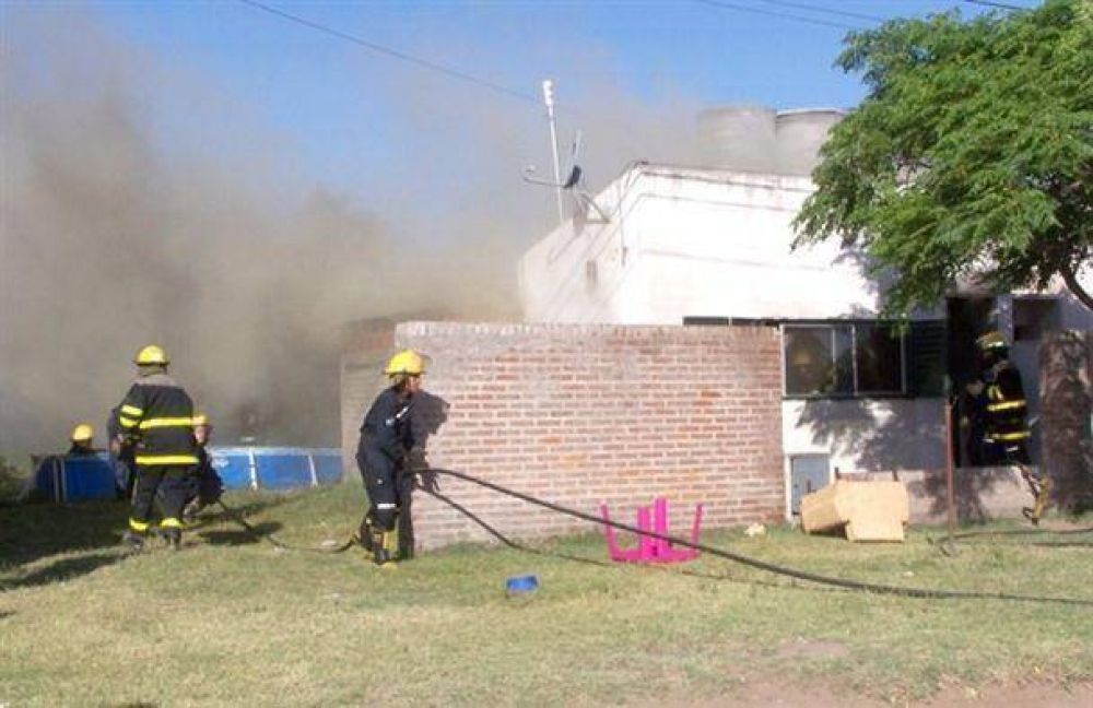 Importantes da�os en una vivienda como consecuencia de un incendio
