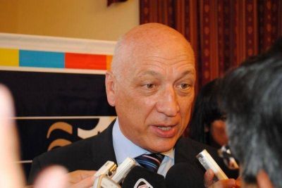 Antonio Bonfatti garantiz� que �nadie se va a quedar sin agua�