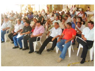 Municipales piden bono y no descartan medidas de fuerza