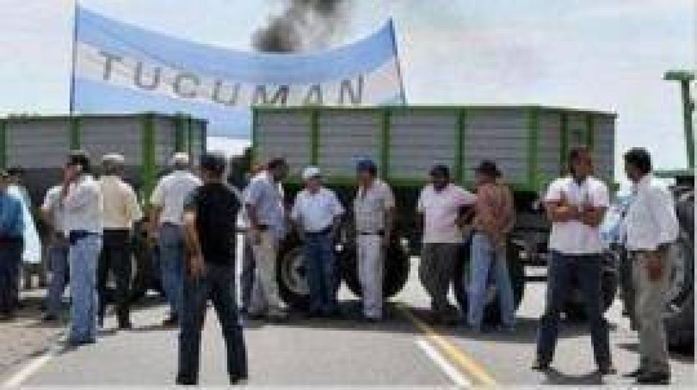 Un piquete de tabacaleros demor� el paso del Rally Dakar por Tucum�n