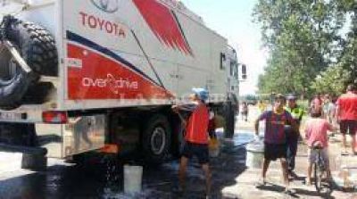 Cami�n del Dakar se tent� con un lavadero clandestino en Tucum�n