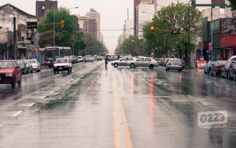 Alertan sobre posibles tormentas el�ctricas en Mar del Plata