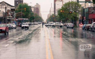 Alertan sobre posibles tormentas el�ctricas en Mar del Plata