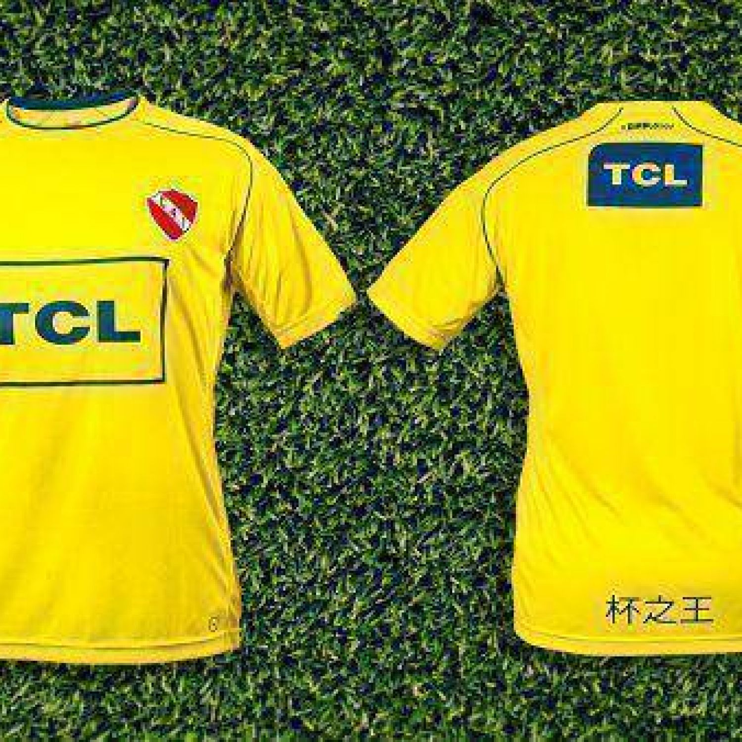 La historia detrás de la insólita camiseta color oro de Independiente