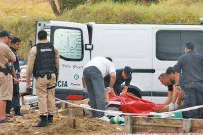 Santiague�os se salvan de milagro en la playa donde un rayo mat� a tres turistas