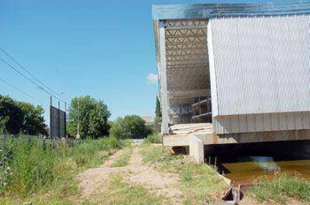 Llamativa paralizaci�n de las obras en la nueva Biblioteca Men�ndez
