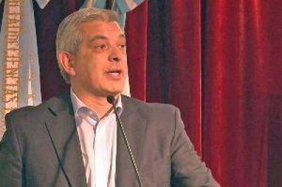 Dom�nguez pens� en Santiago, para capital de Argentina