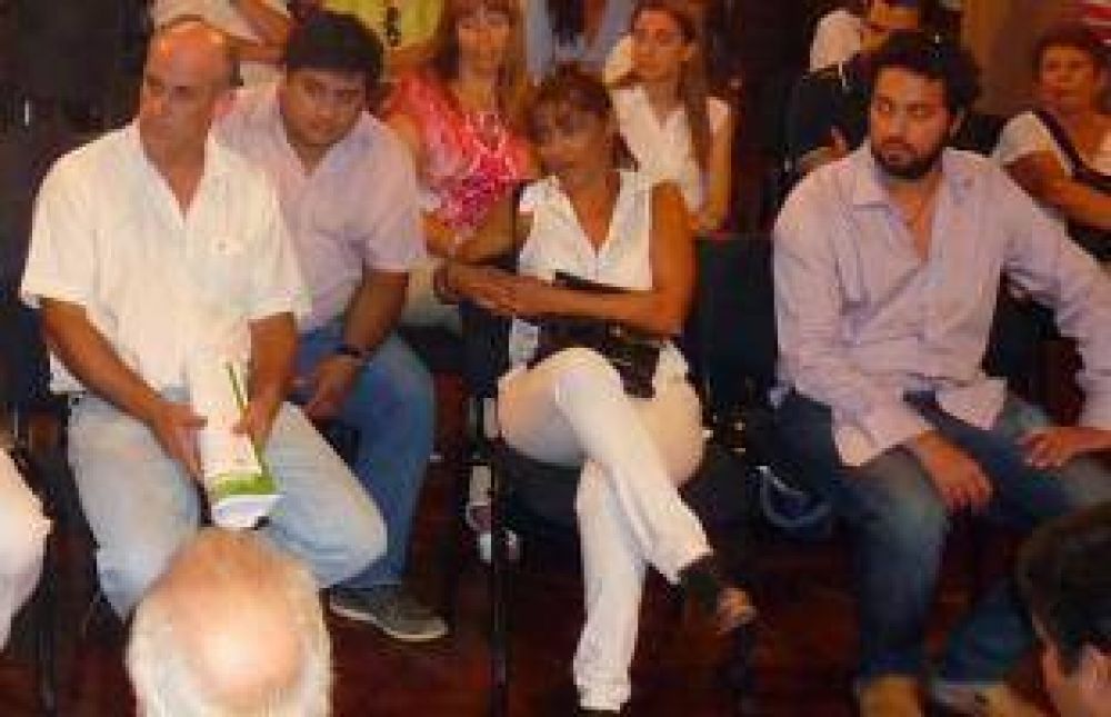 Cheyllada y Borgo asumir�n el viernes en el Sal�n Dorado