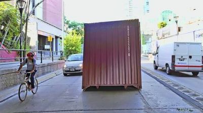 Perdi� el contenedor y lo abandon� en la calle