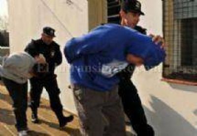 Otros dos detenidos por venta de droga en Villa Asunci�n
