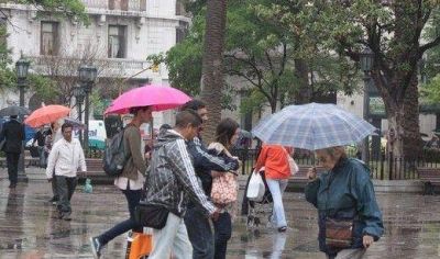 La lluvia trajo alivio y se esperan hoy nuevas precipitaciones