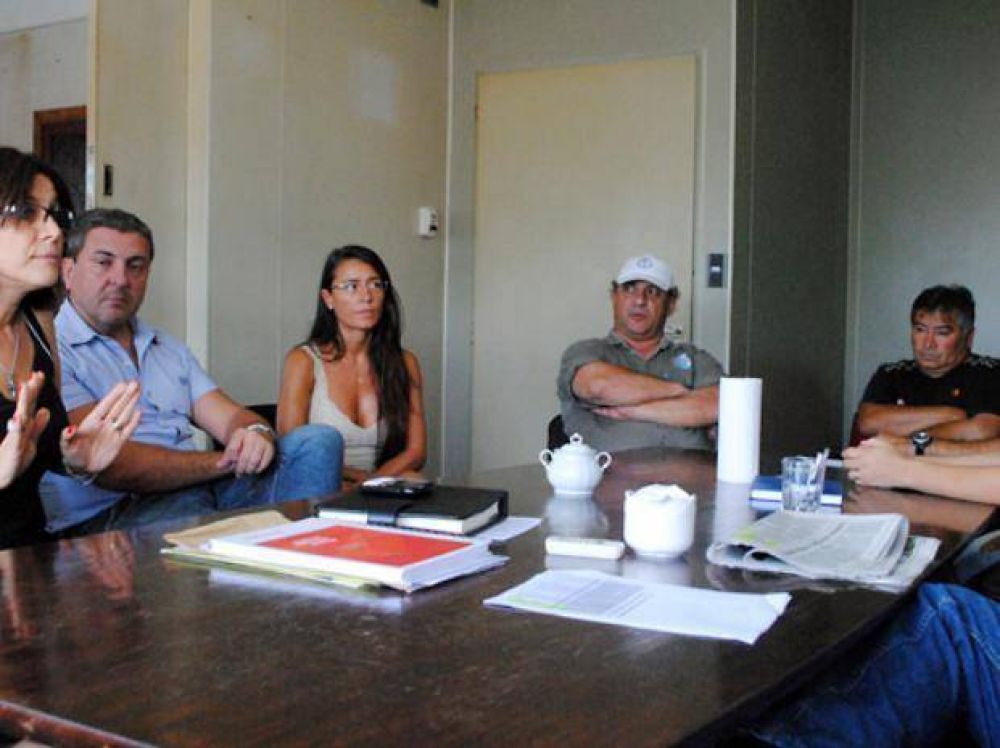Decidido apoyo de la CGT a la estatizaci�n del agua en Beltr�n