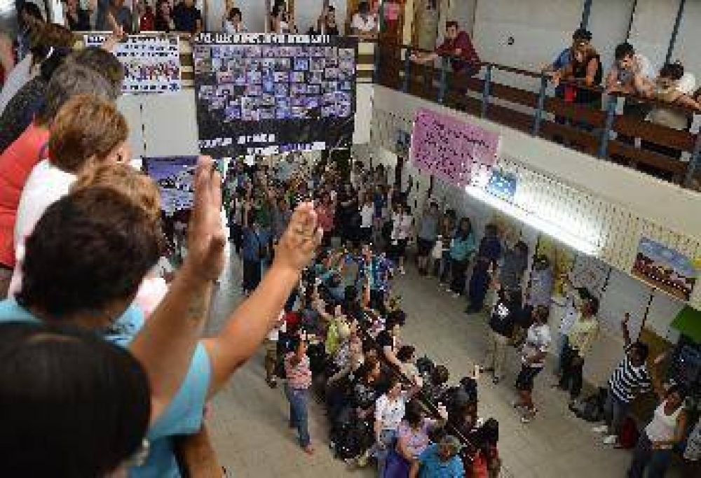 El gobierno neuquino da por superada la crisis