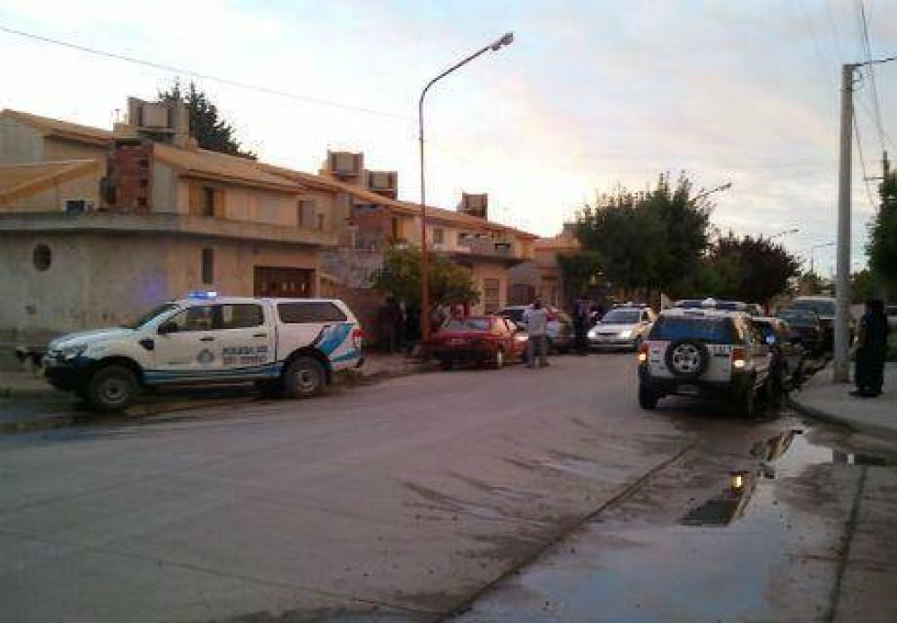 Crimen en Viedma. Bustamante encabeza allanamientos en busca del homicida