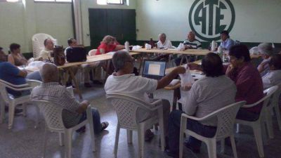 ATE declar� �insuficiente� la oferta del gobierno y la contrast� con el aumento a polic�as	 