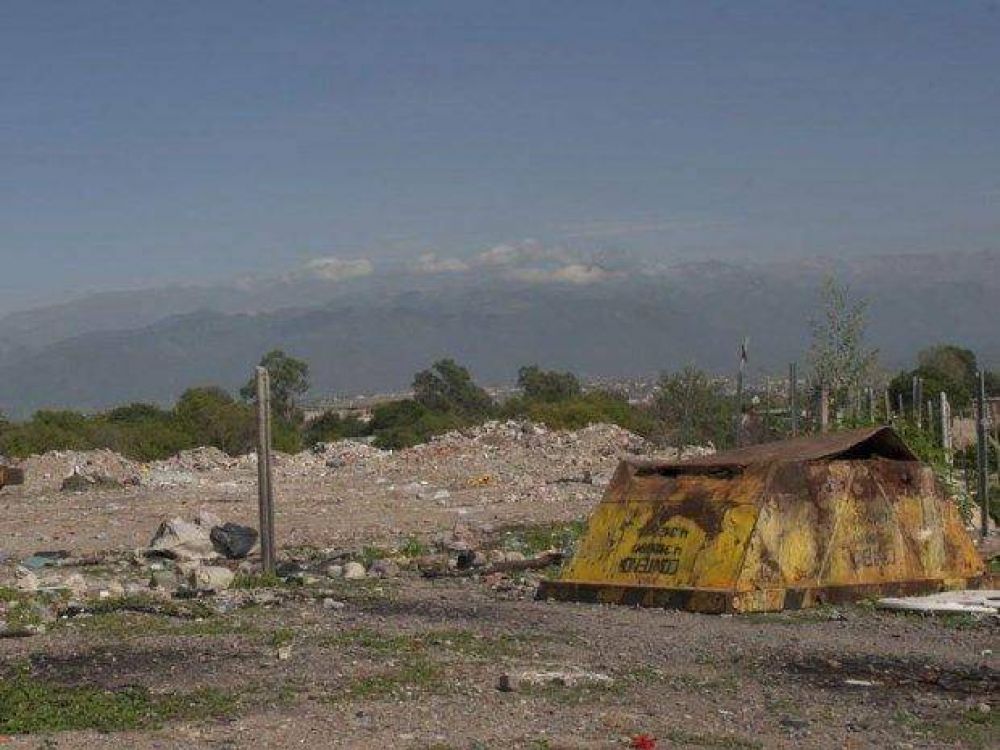 Cruce entre vecinos y una empresa por rellenos en el Arenales