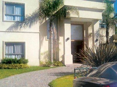 Los padres de la novia de Medina dicen ignorar qui�n mat� a la pareja