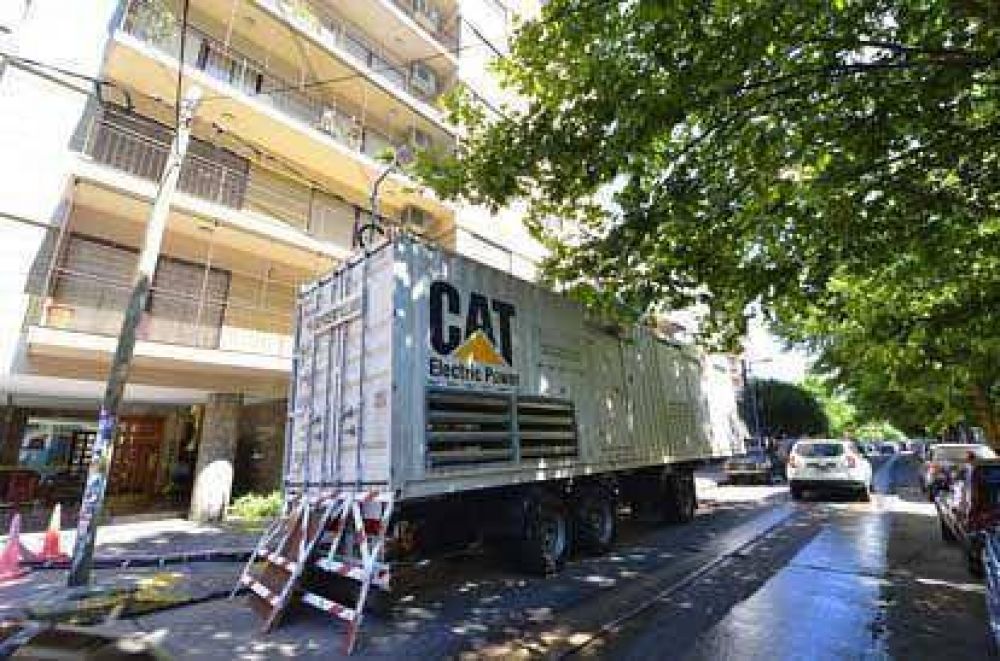 Lan�s: el intendente Dar�o D�az P�rez suspendi� los permisos de obras y mantiene reuniones con EDESUR