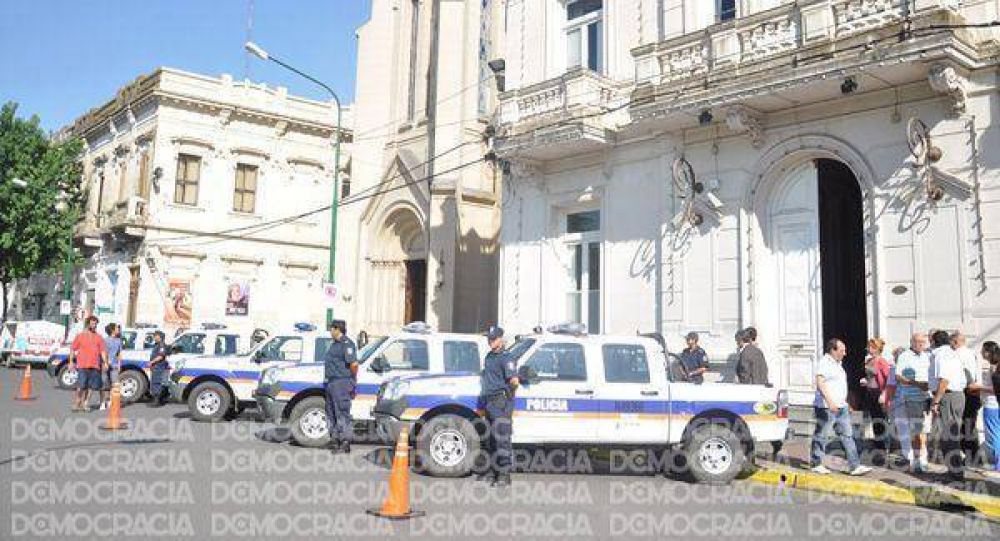 �La sociedad se siente insegura�, admiti� Meoni en el estreno de nuevos patrulleros