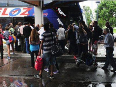Cancelaci�n de dos vuelos e indignaci�n de pasajeros �