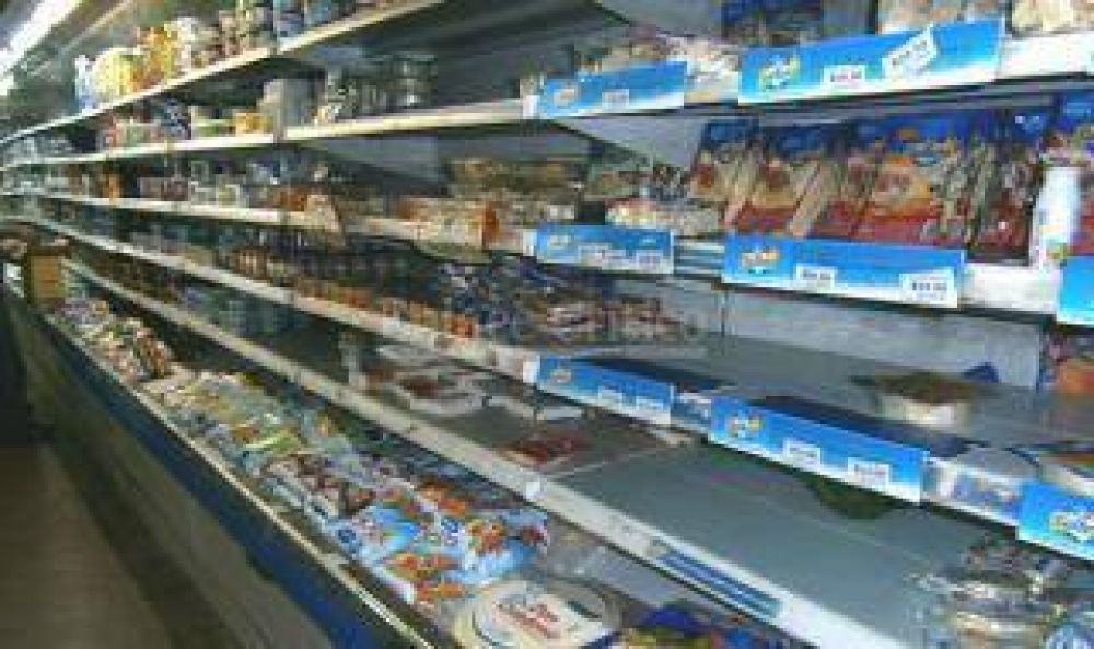 Z�rate: Clausuran comercios por mercader�a en mal estado