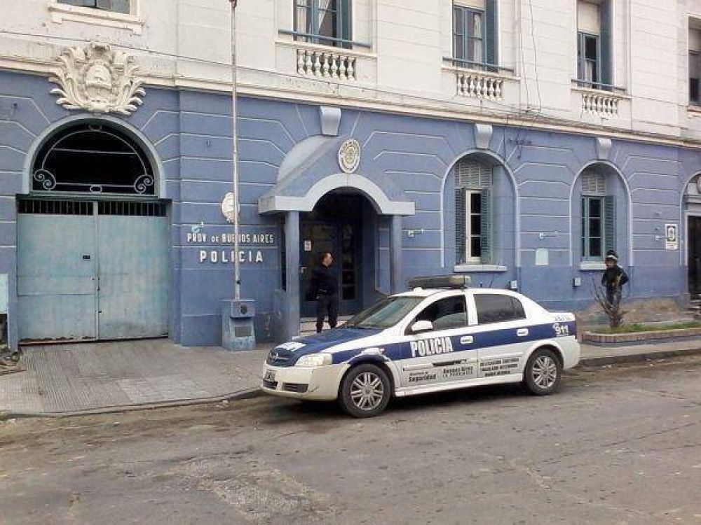 Acusan a un hombre de abusar de una menor: lo golpearon para retenerlo