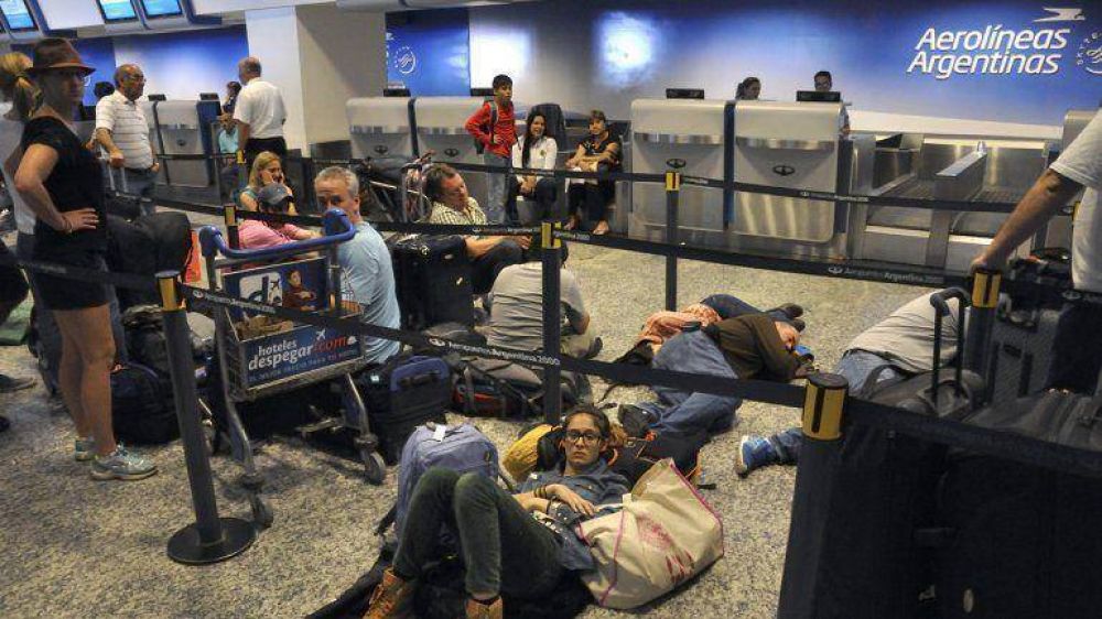 Un regreso complicado de las vacaciones por grandes demoras en Aeroparque y la ruta 11