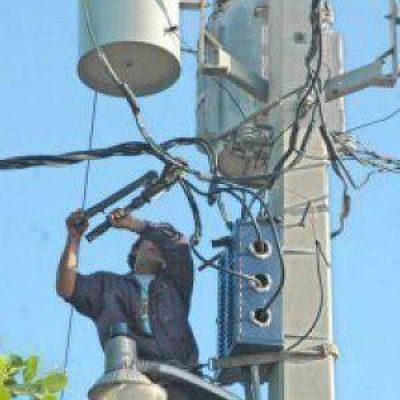 Un vecino intent� reconectar la luz y muri� tras estallar el transformador