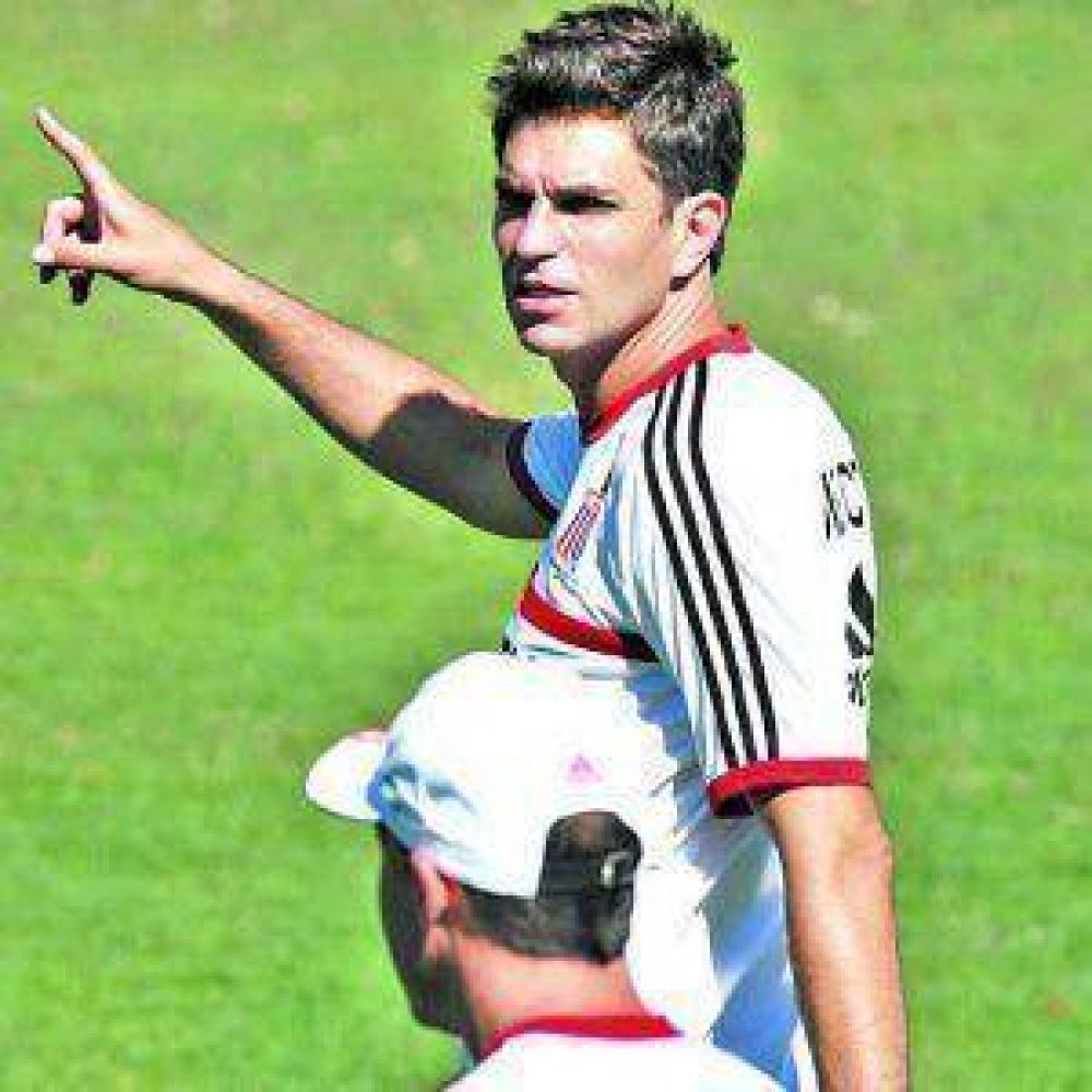 Pellegrino quiere ver a todos: hoy va contra Defensa y Justicia