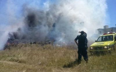 Incendio frente a Punta Mogotes
