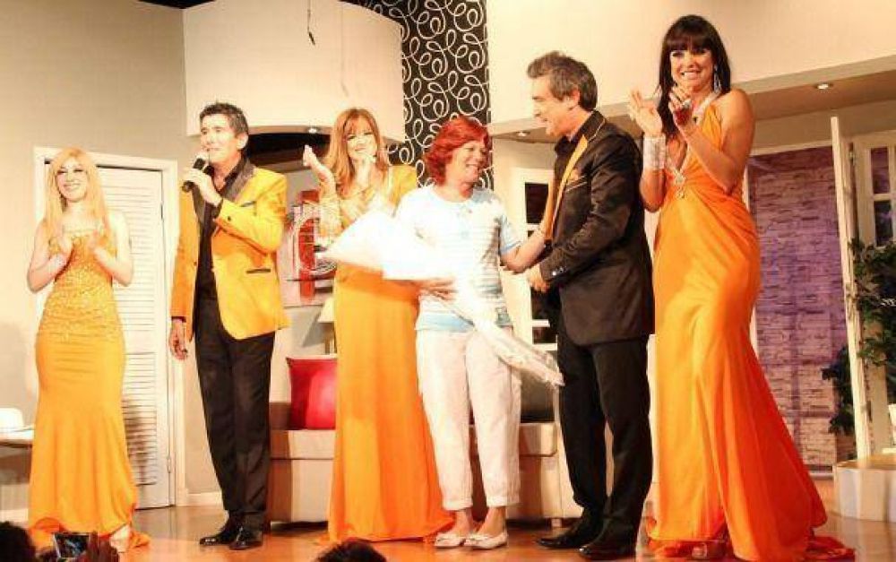 Olga, la viuda de Sandro se divirti� con �Pato a la naranja�
