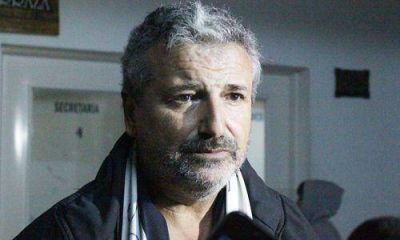 C�sar Mansilla se alej� de F�nix