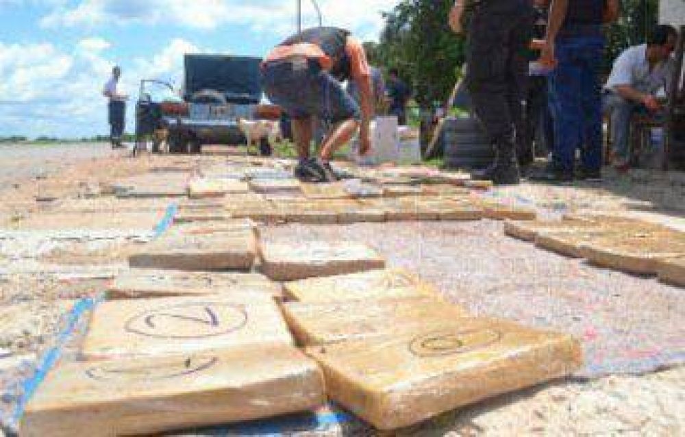 Caminera secuestr� 150 kilos de marihuana y 90 gramos de coca�na en puente Libertad