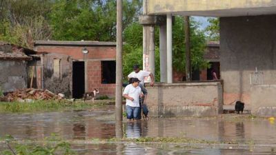 M�s de 30 familias fueron afectadas por el temporal en la localidad de Antaj�
