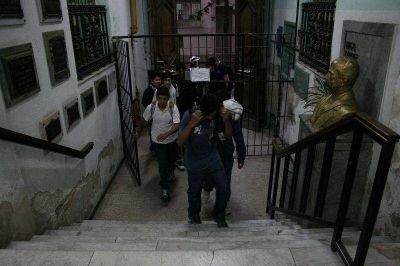 Con el Plan Vuelvo a Estudiar, 800 j�venes volvieron a la escuela secundaria en 2013