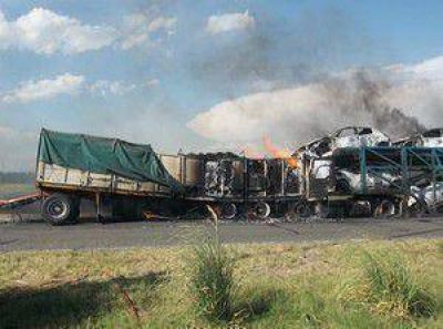 Un muerto tras el impacto de dos camiones en la autopista de las Serranias Puntanas
