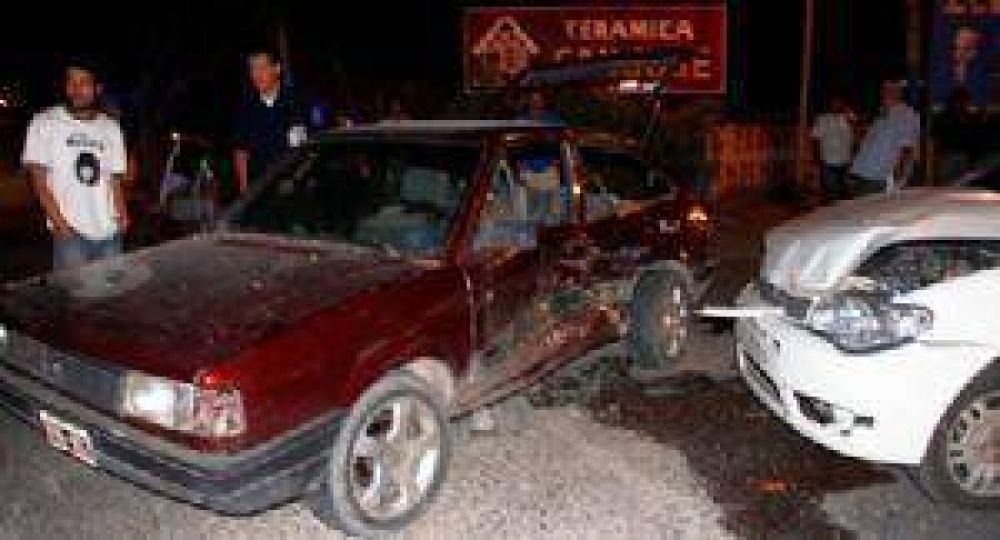 Manejaba ebrio y provoc� un triple choque: Hay dos heridos