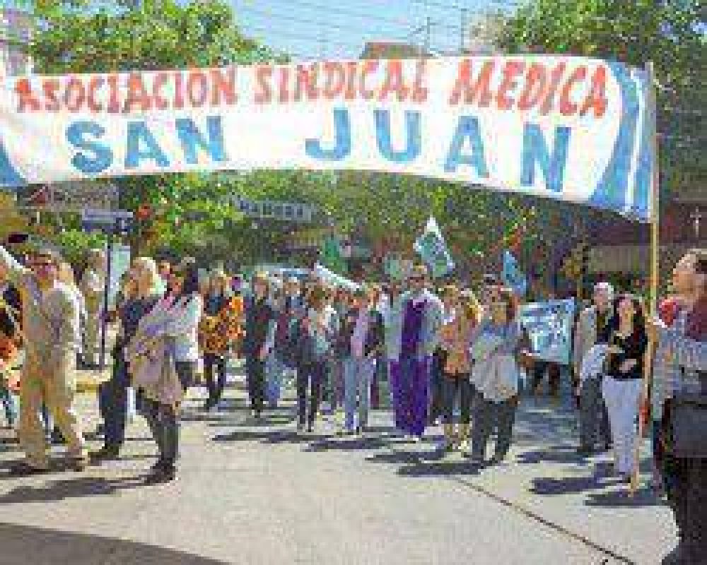 Conflicto m�dico: las asambleas contin�an mientras los profesionales esperan una reuni�n con U�ac