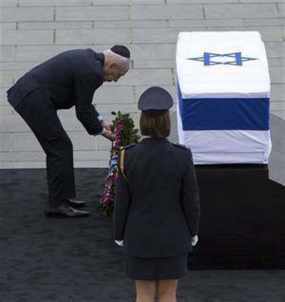 Miles de israel�es despidieron a Sharon en el Parlamento