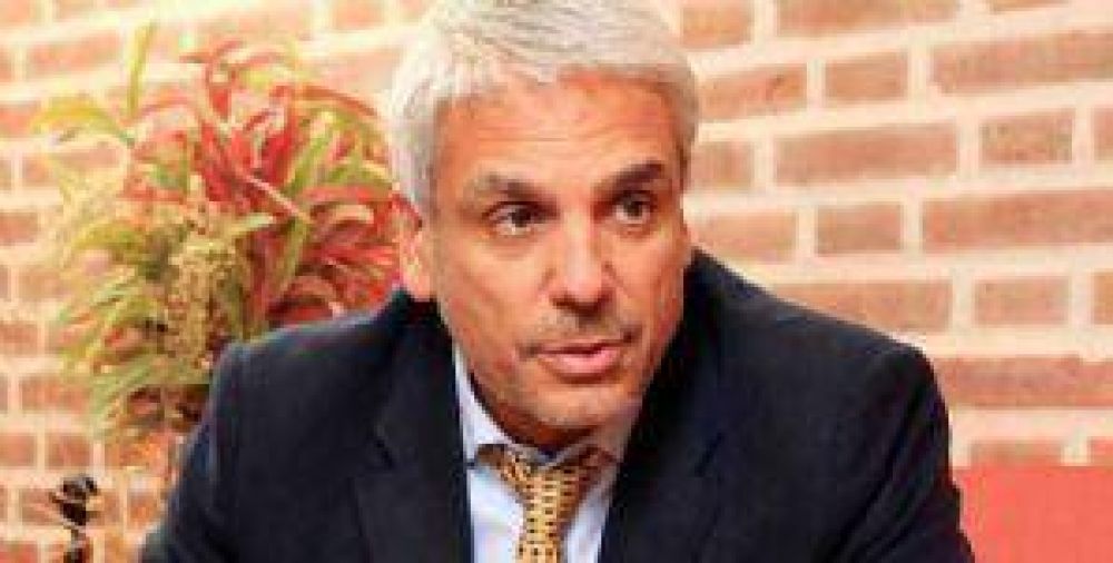 El ministro Coco exigi� mejoras en la pol�tica energ�tica nacional