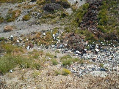 Se repite el dep�sito de residuos urbanos en la cantera forestal